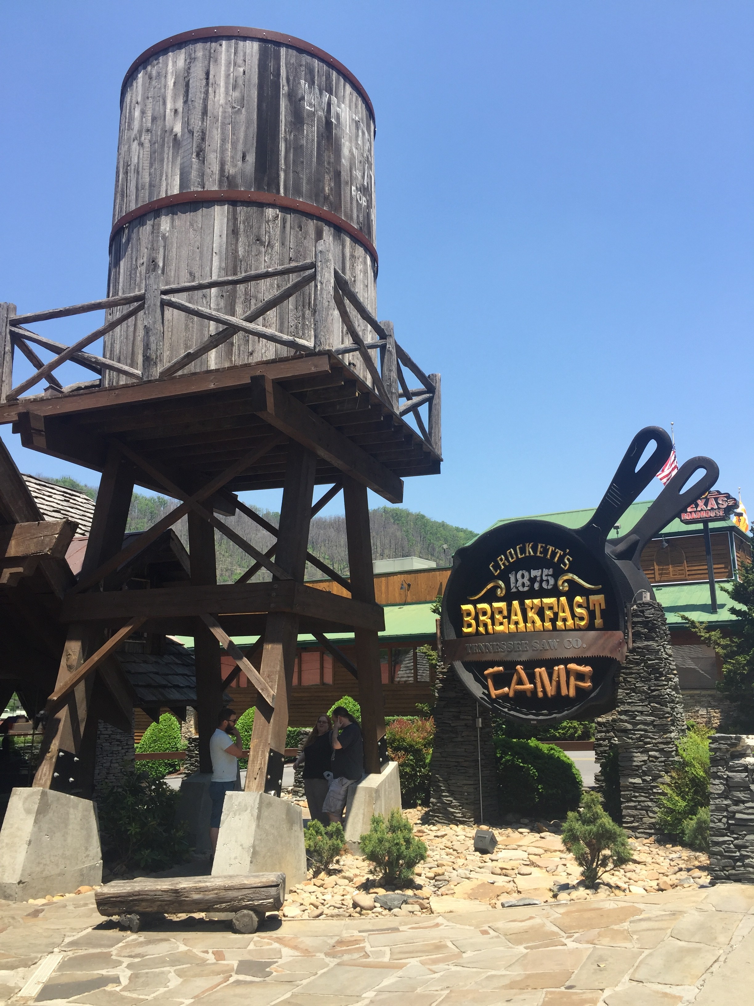 Crocktt's Breakfast Camp building